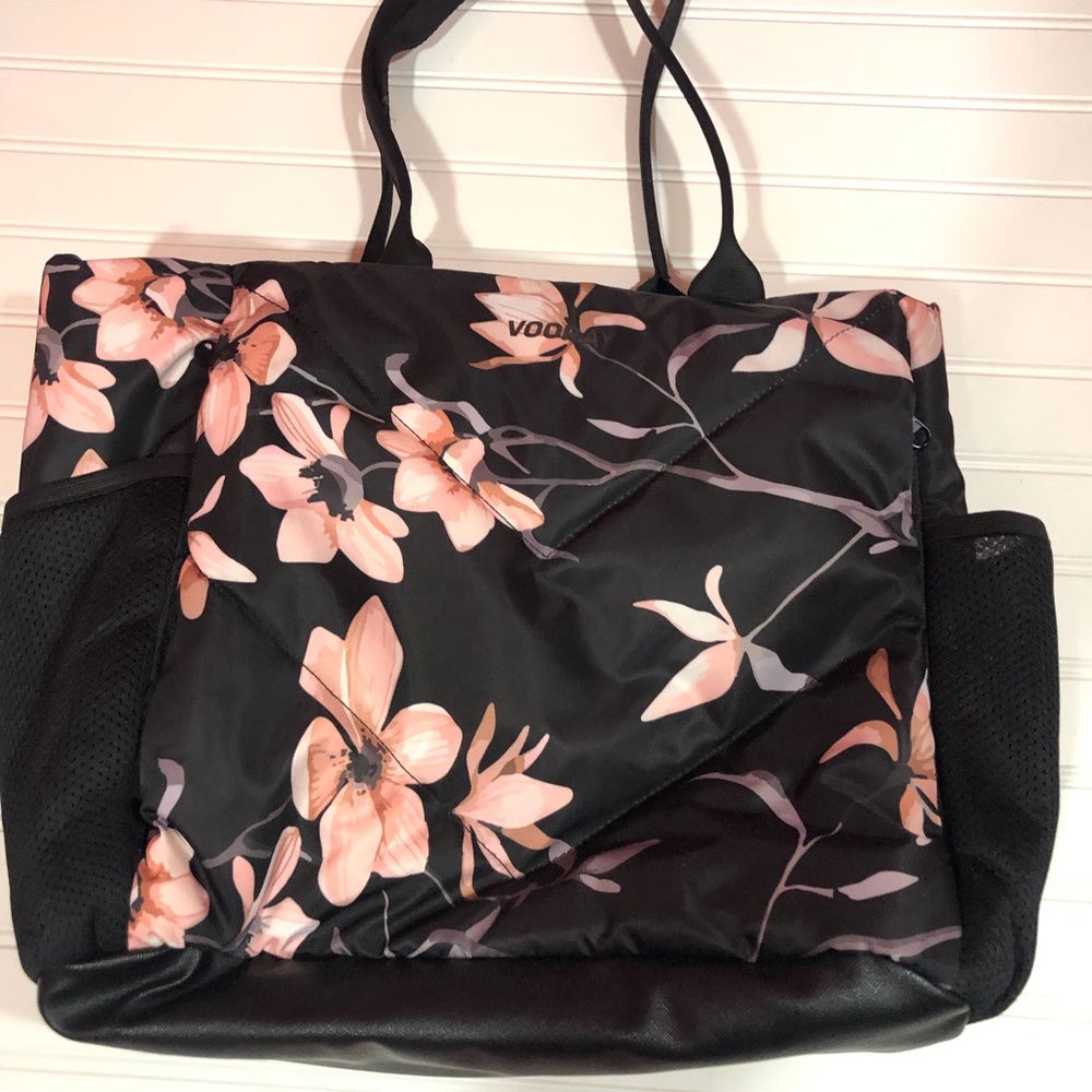 Vooray Aria Tote. Like new. Black Cherry blossom